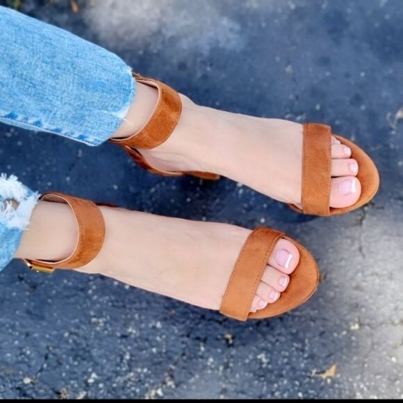 Womens Suede Ankle Strap Block Heel Dress Sandals Tan Color - Picture 3 of 5